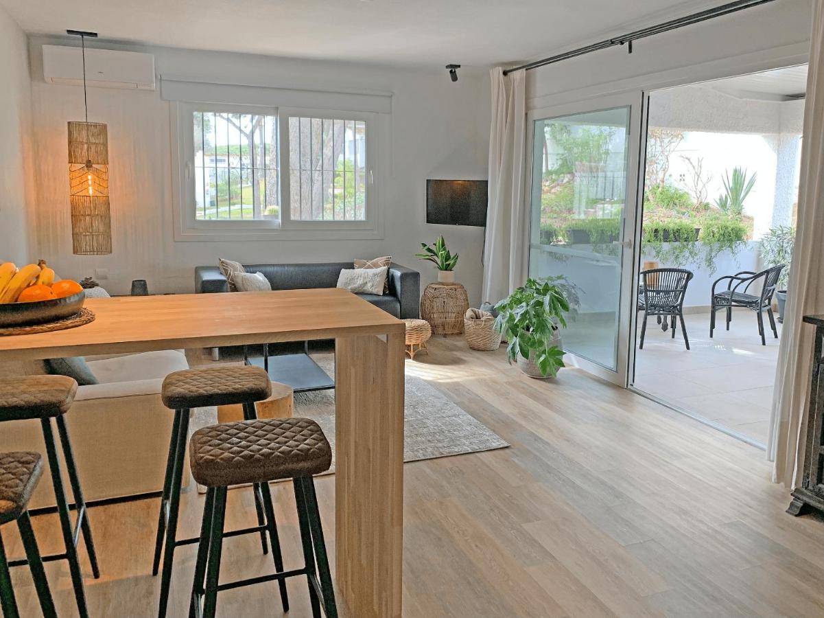 Sitio de Calahonda Bungalow With Large Terrace In A Quiet Park - Beach Nearby מראה חיצוני תמונה